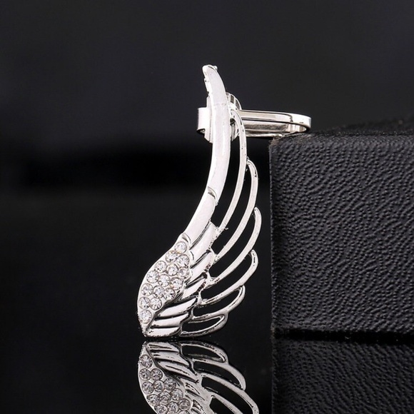 Crystal Angel Wing Clip Piercing - Picture 3 of 7